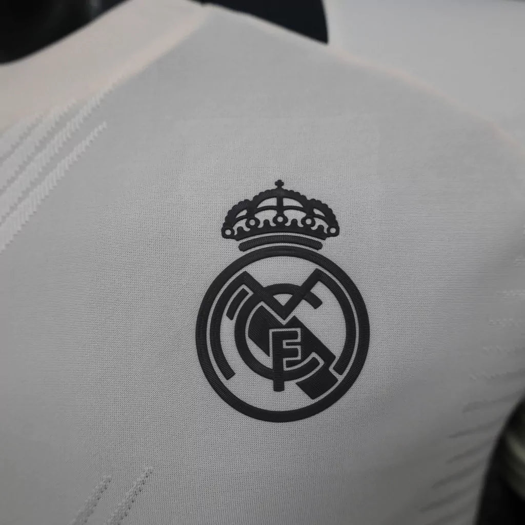 REAL MADRID EDICIÓN LIMITADA XXXII 24/25 HOMBRE (VERSIÓN JUGADOR)