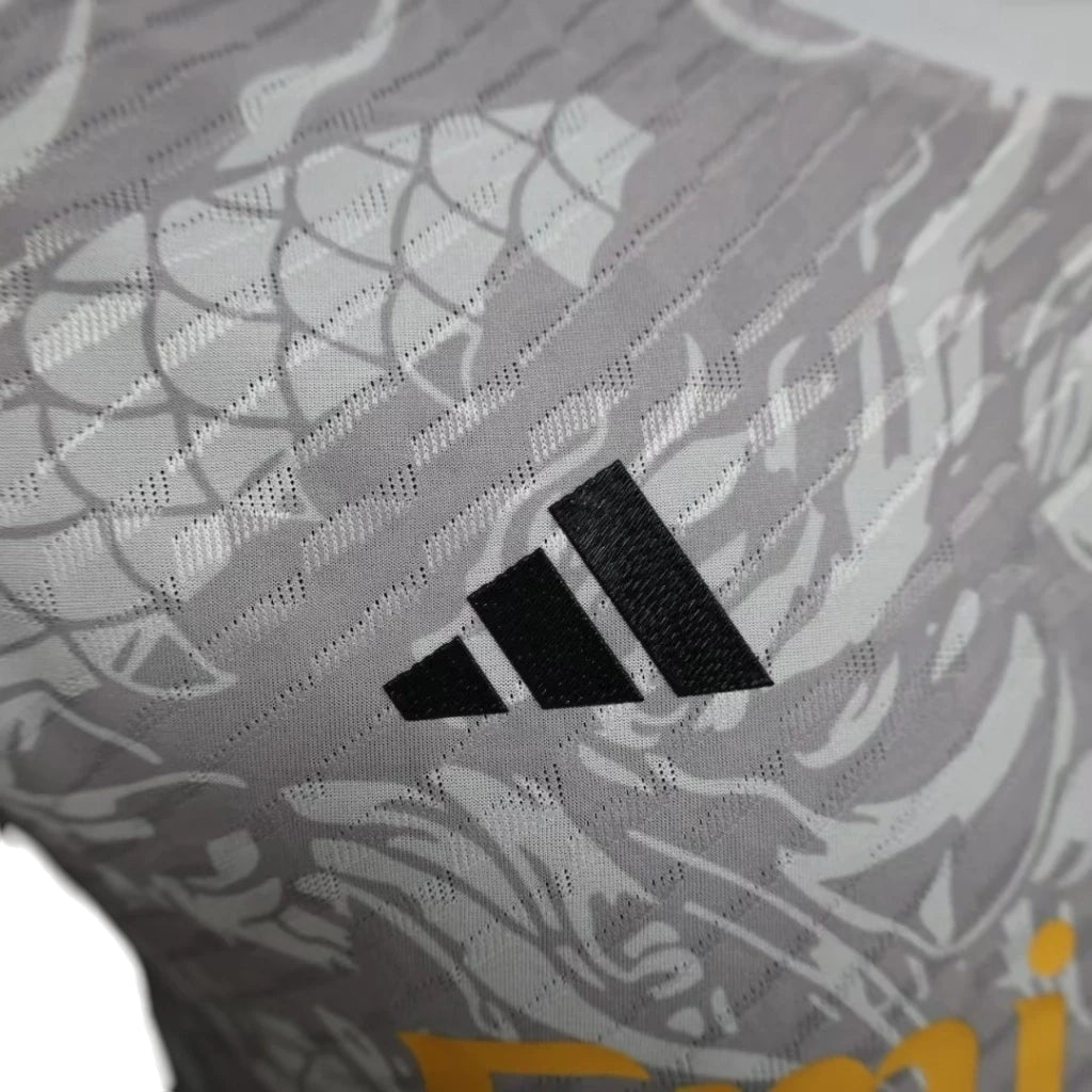 REAL MADRID EDICIÓN LIMITADA DRAGON III 24/25 HOMBRE (VERSIÓN JUGADOR)