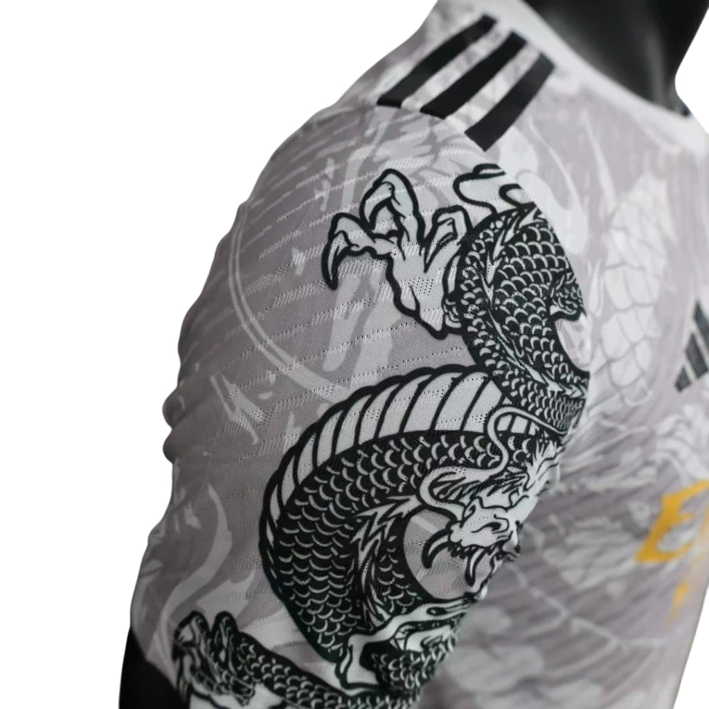 REAL MADRID EDICIÓN LIMITADA DRAGON III 24/25 HOMBRE (VERSIÓN JUGADOR)