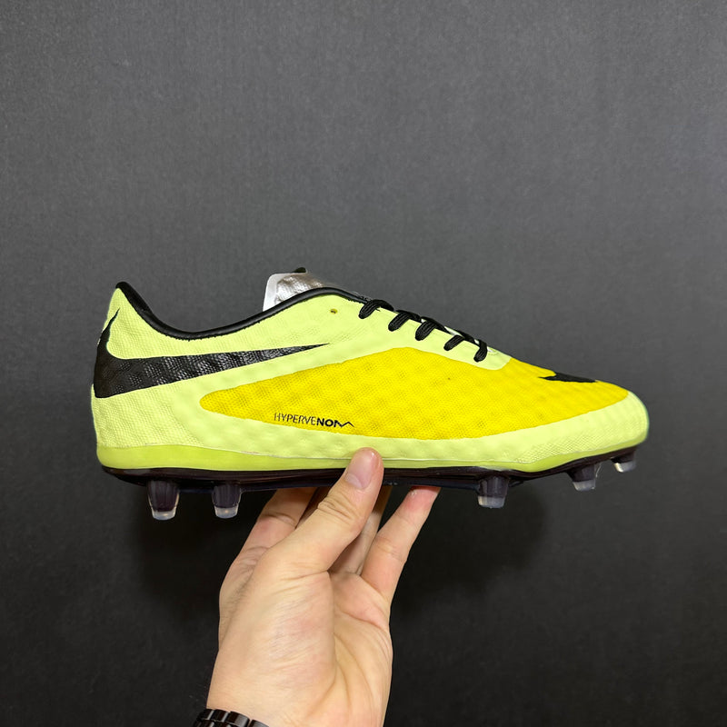 CHUTEIRA NIKE HYPERVENOM VAPOR 10 ELITE FG + MEIA E BOLSA