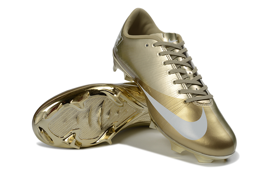 Gold Nike Mercurial Vapor Superfly 1 CR7 2026 World Cup