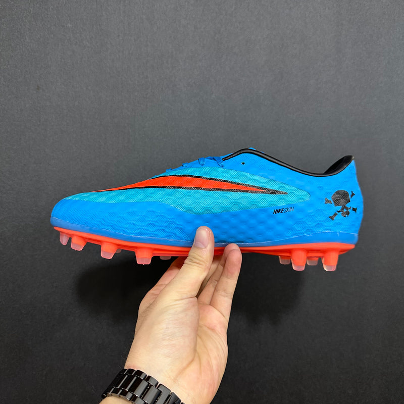 CHUTEIRA NIKE HYPERVENOM VAPOR 10 ELITE FG + MEIA E BOLSA